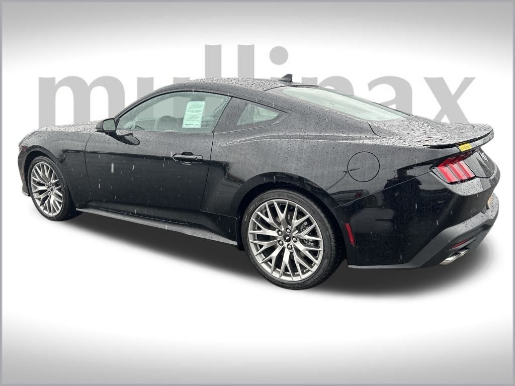 2026 Ford Mustang EcoBoost Premium photo 4