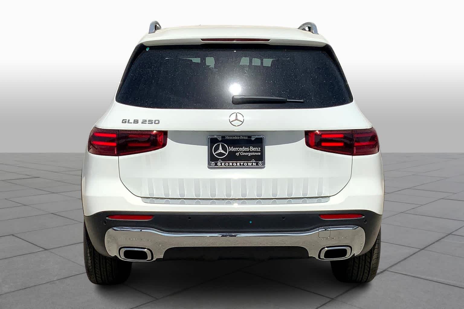 2025 Mercedes Benz GLB 250 photo 5