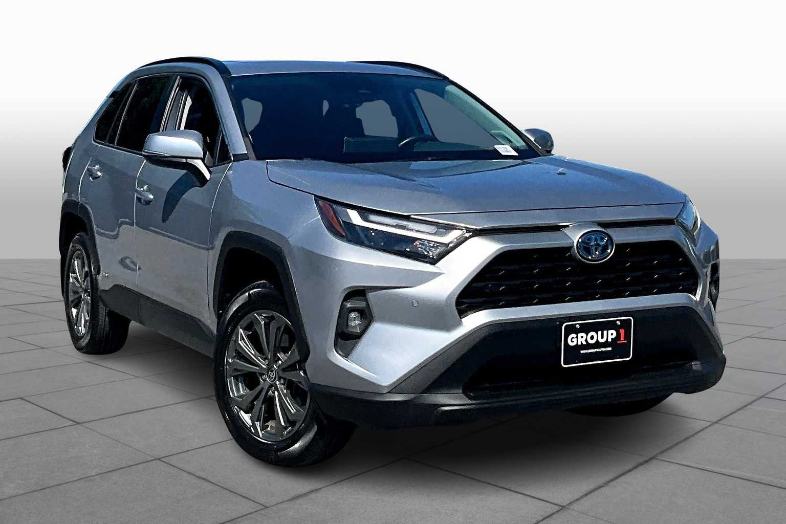 Used 2022 Toyota RAV4 XLE Premium with VIN 4T3B6RFV4NU071056 for sale in Kansas City