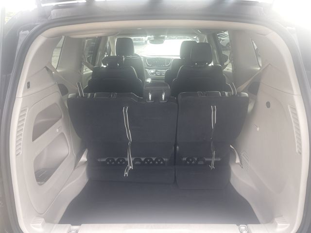 2022 Chrysler Pacifica Touring L photo 11