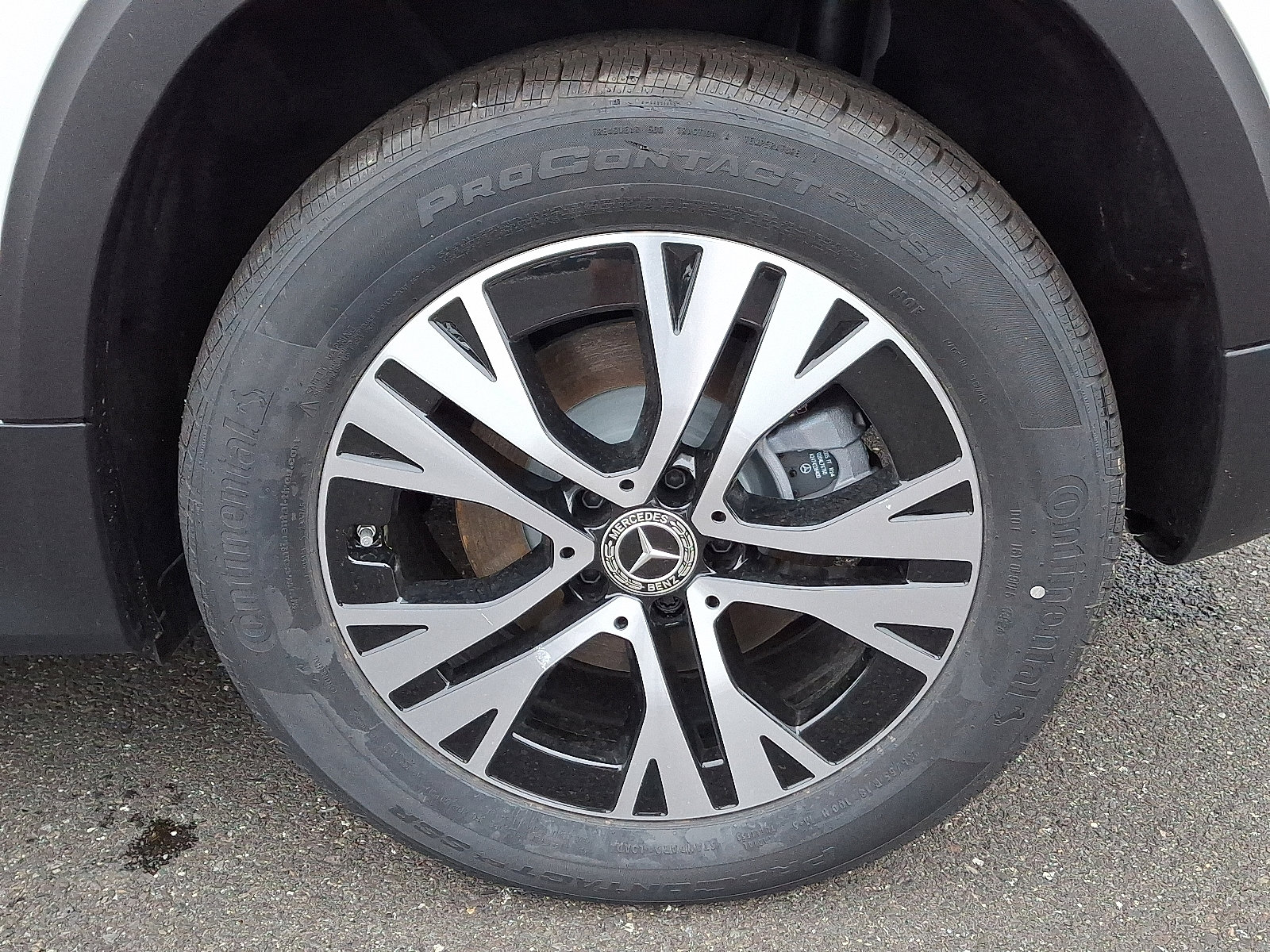 2025 Mercedes Benz GLB 250 4MATIC photo 3