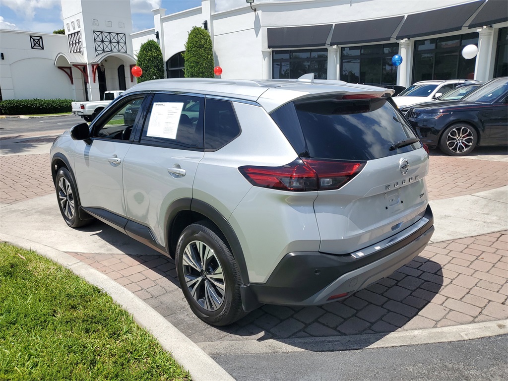 2021 Nissan Rogue SV photo 4