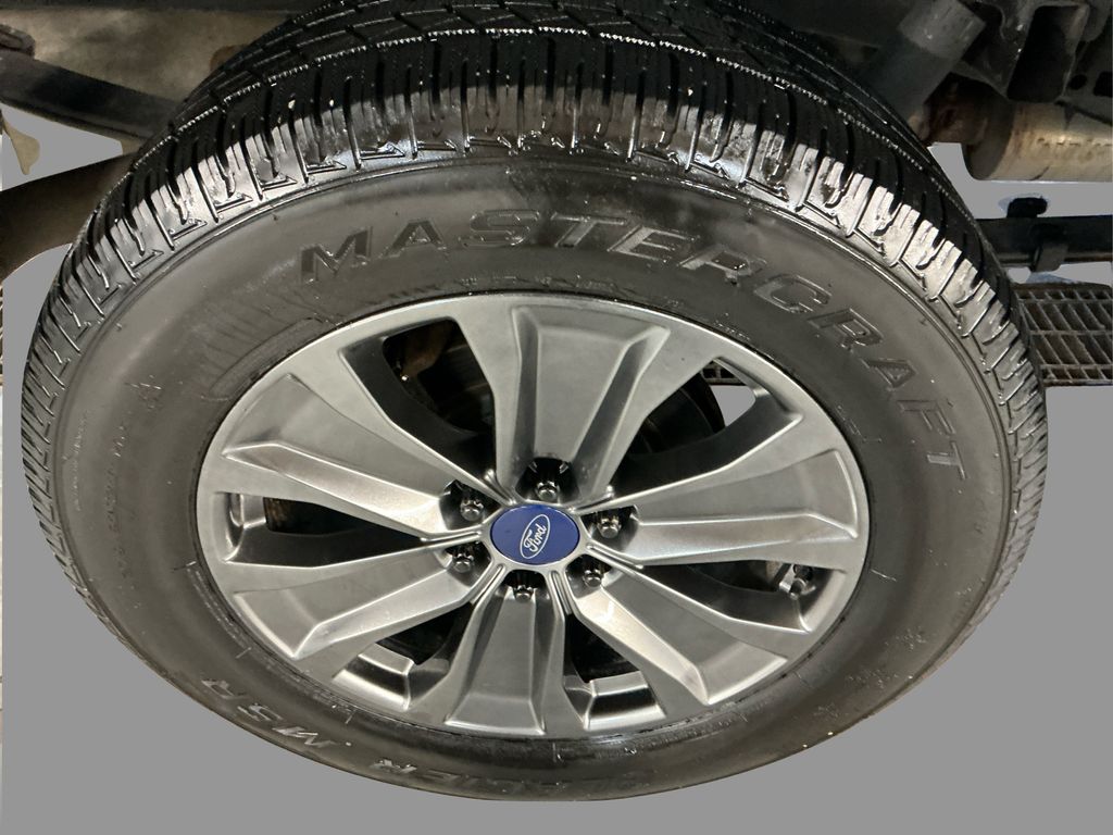 2018 Ford F-150 XLT photo 13