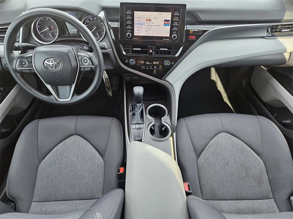 2022 Toyota Camry LE photo 21
