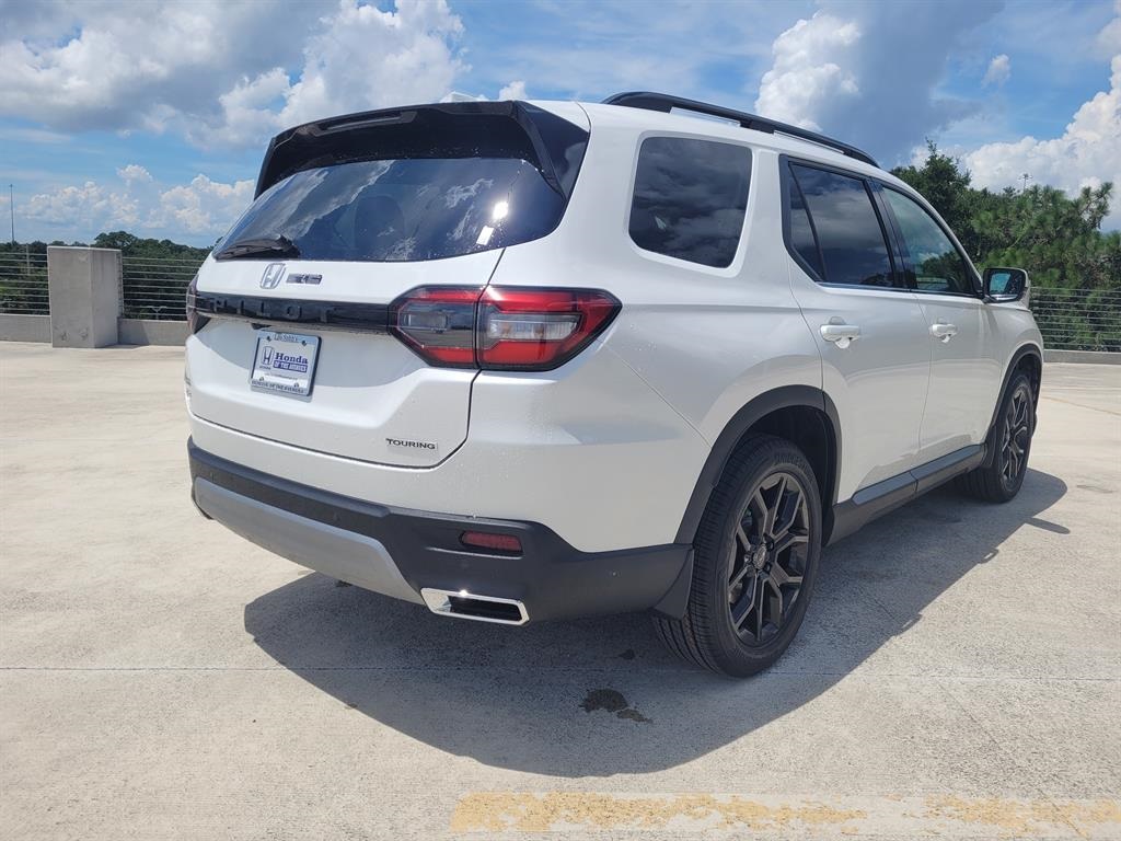 2025 Honda Pilot Touring photo 5