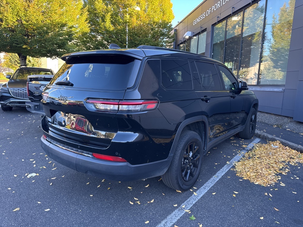 2024 Jeep Grand Cherokee Altitude photo 2