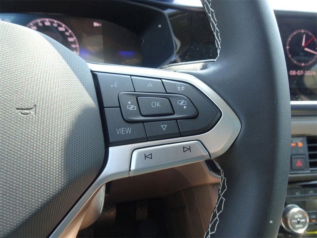 2024 Volkswagen Taos SE photo 17