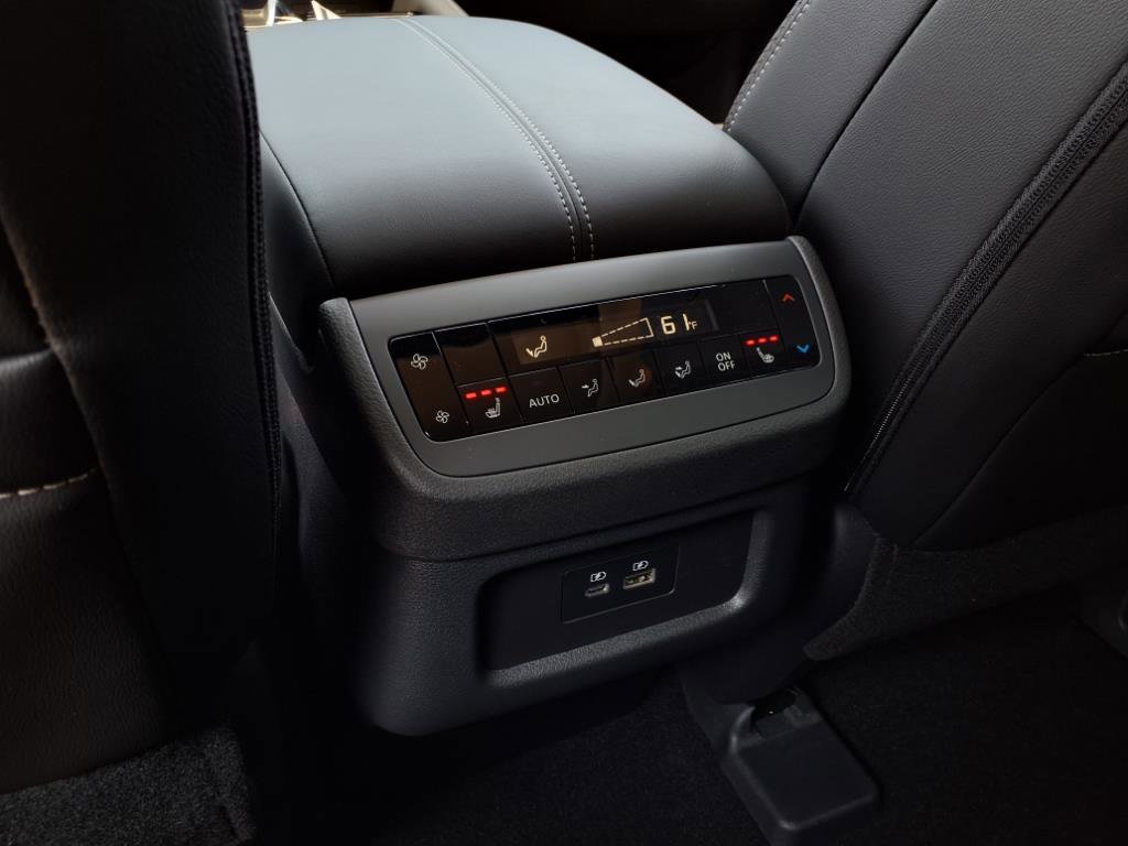 2025 Nissan Pathfinder SL photo 7