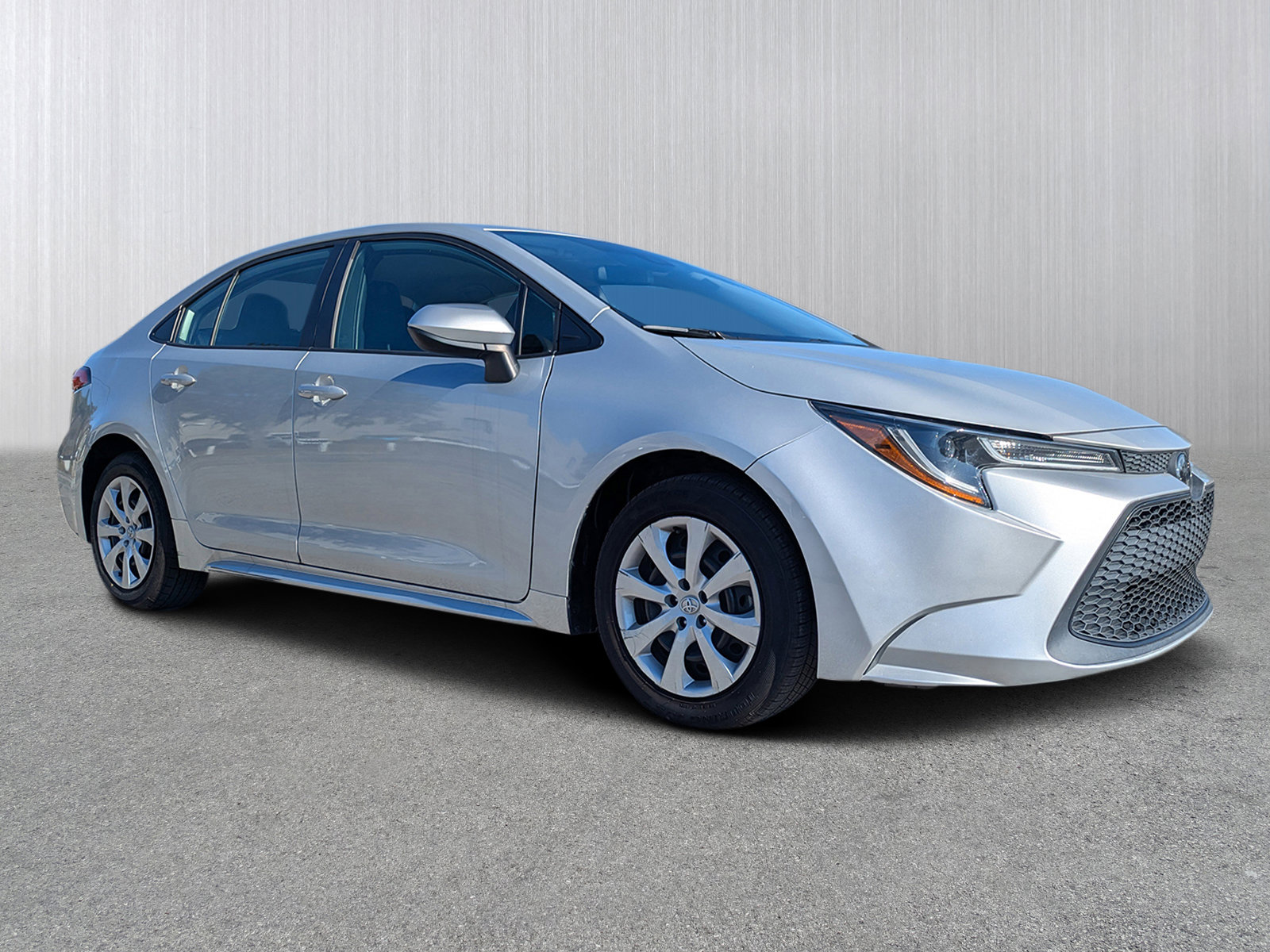 2022 Toyota Corolla LE's photo