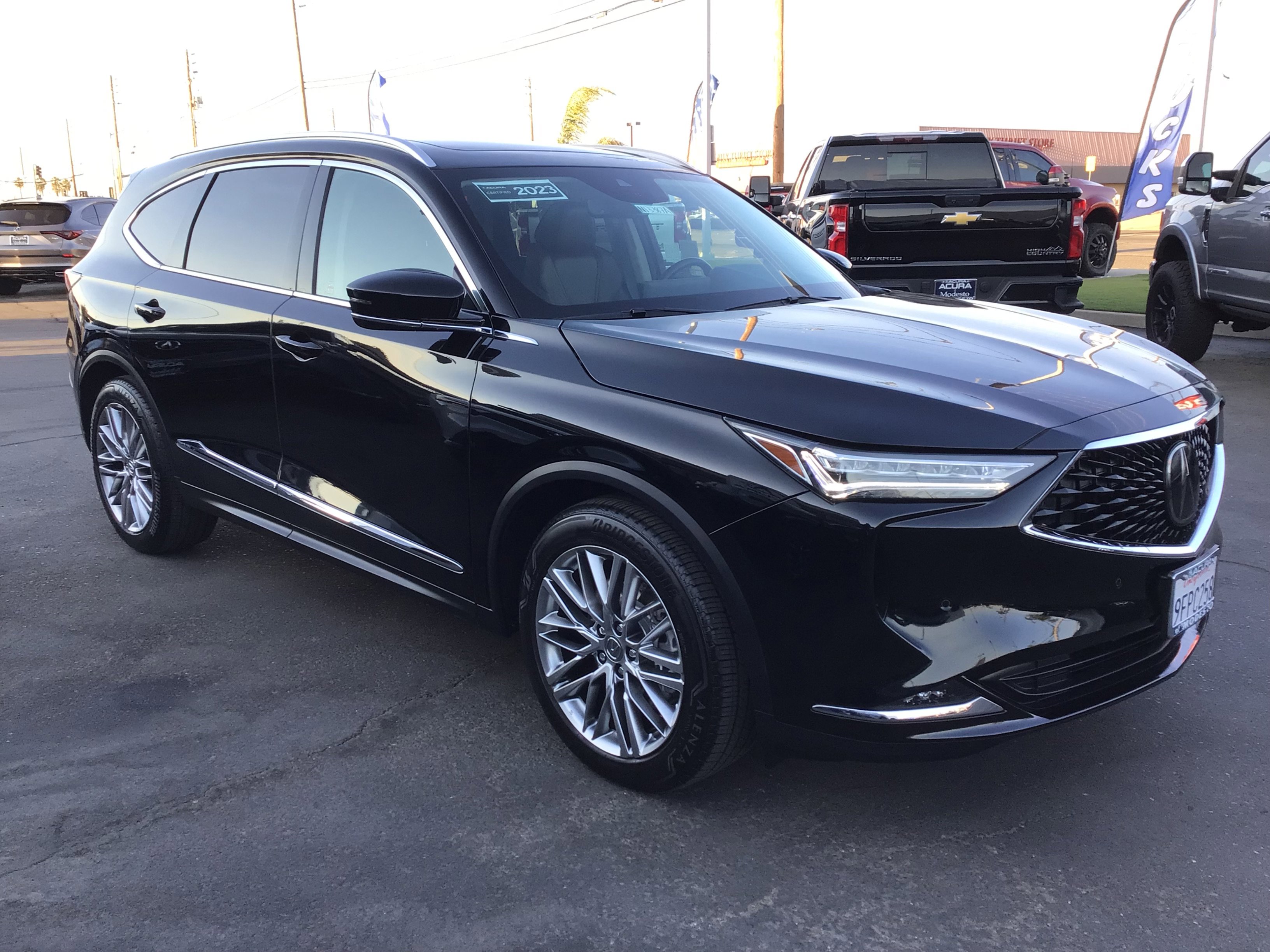 2023 Acura MDX SH-AWD Advance photo 3