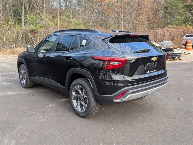 2026 Chevrolet Trax LT photo 2