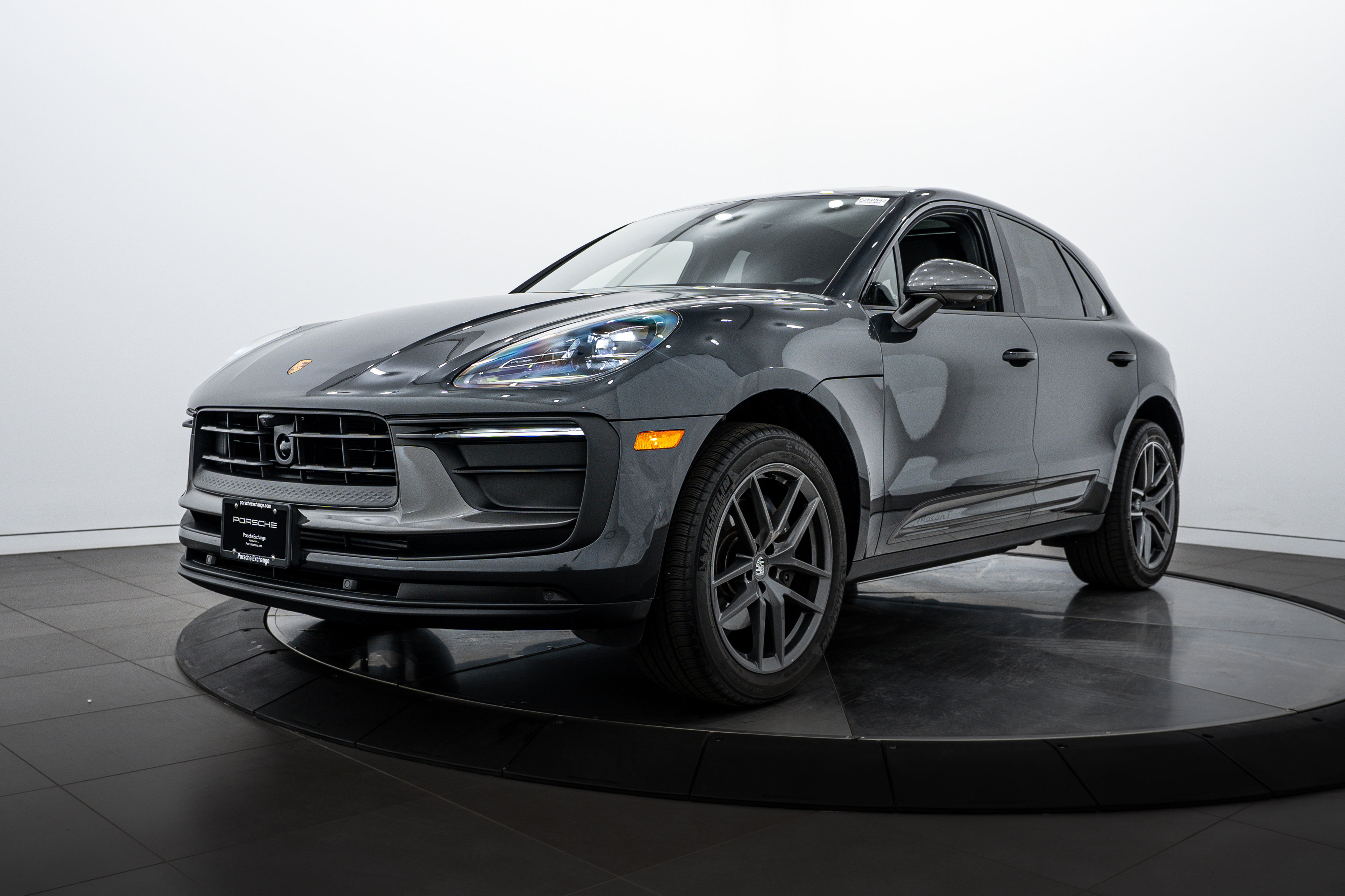2025 Porsche Macan T