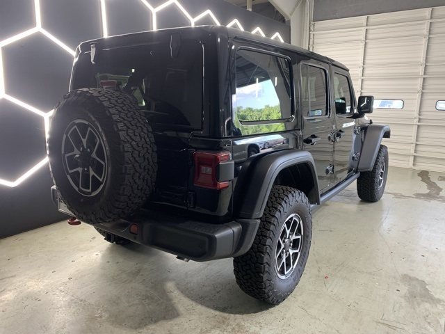 2024 Jeep Wrangler Rubicon photo 5