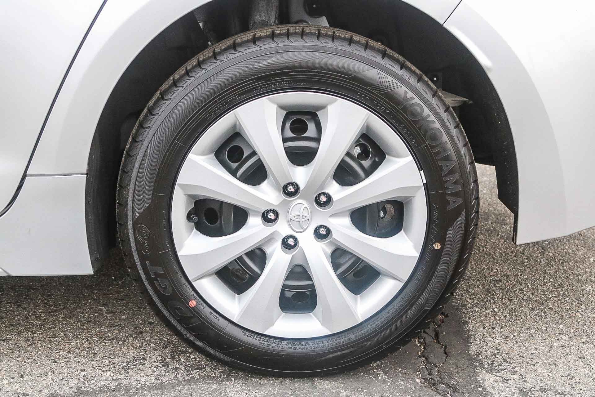 2025 Toyota Corolla Hybrid LE photo 10