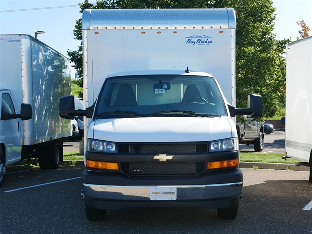 2025 Chevrolet Express Cutaway 3500 photo 2