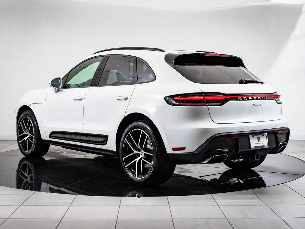 2024 Porsche Macan T photo 3