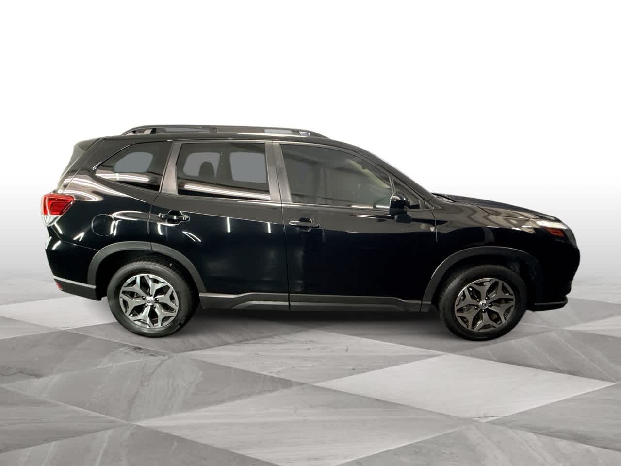 2024 Subaru Forester Premium photo 8