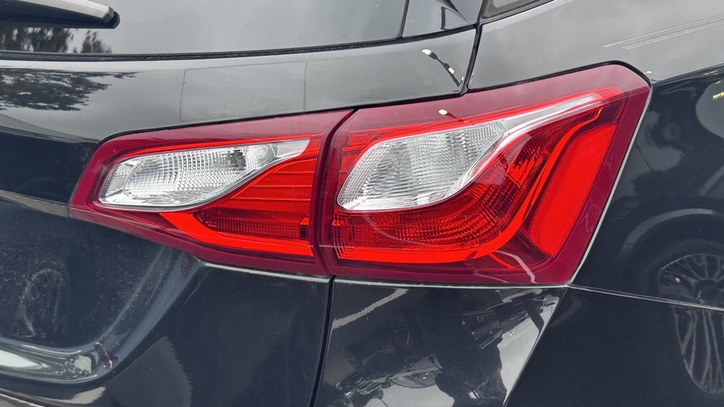 2018 Chevrolet Equinox LT photo 8