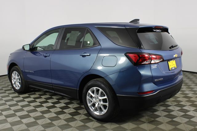 2024 Chevrolet Equinox LS photo 3