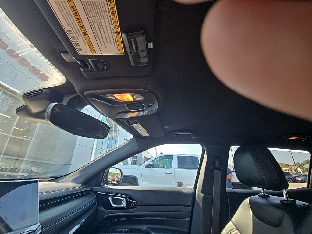 2023 Jeep Compass Altitude photo 6