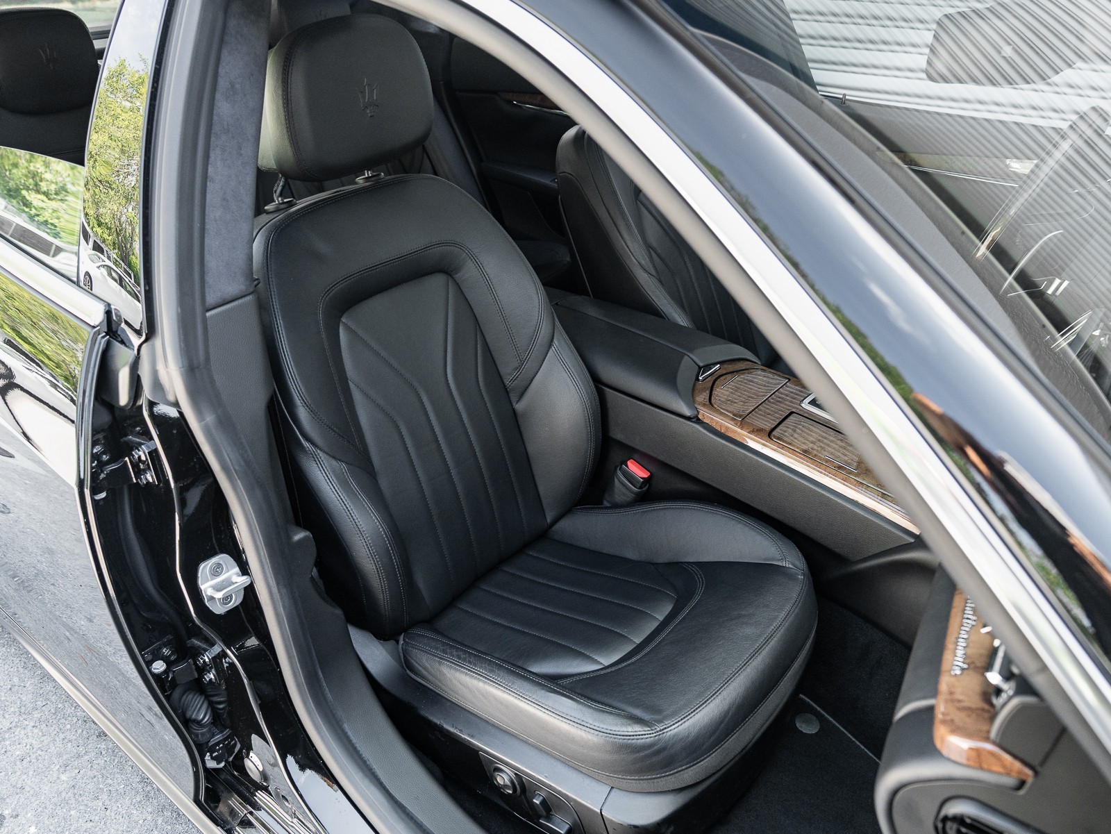 2014 Maserati Quattroporte GTS photo 4
