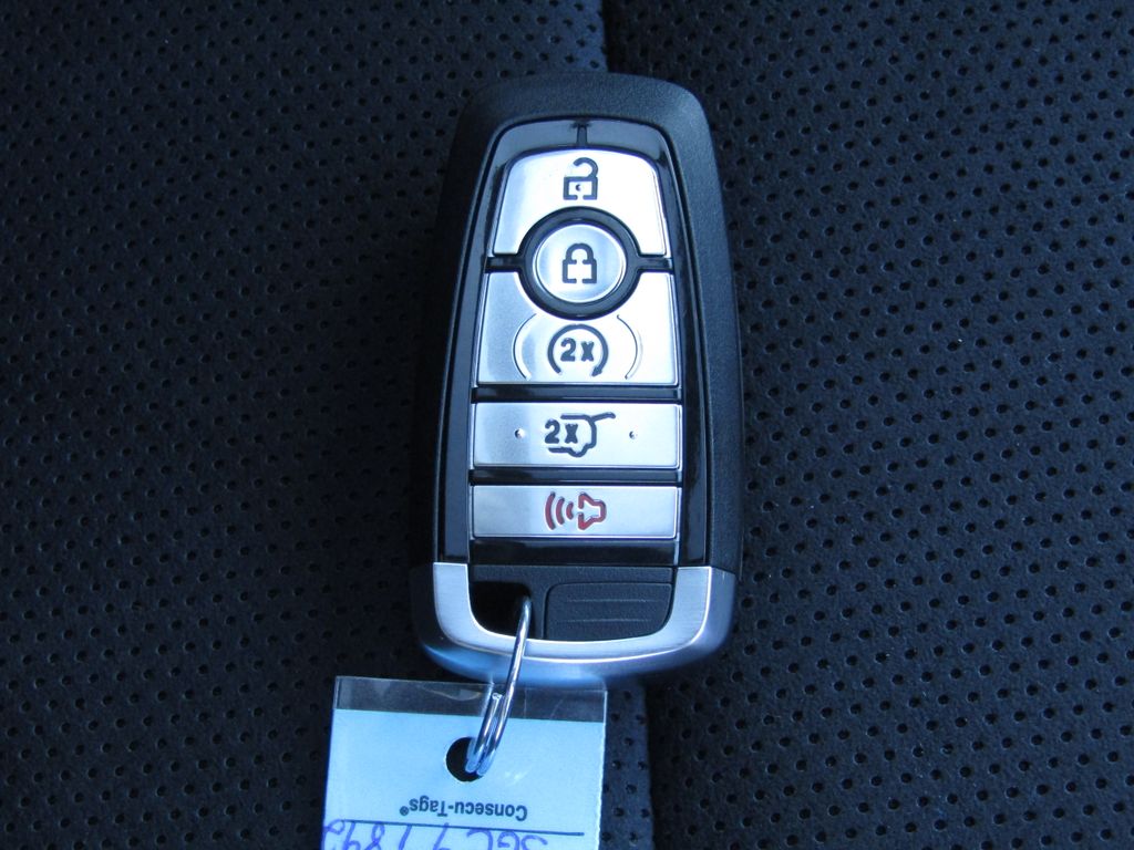 2025 Ford Explorer ST photo 30
