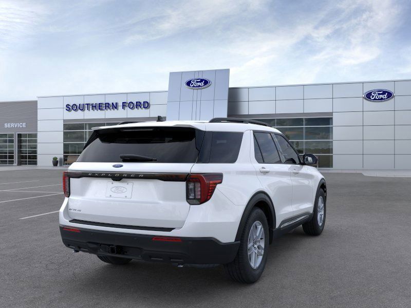 2025 Ford Explorer photo 7