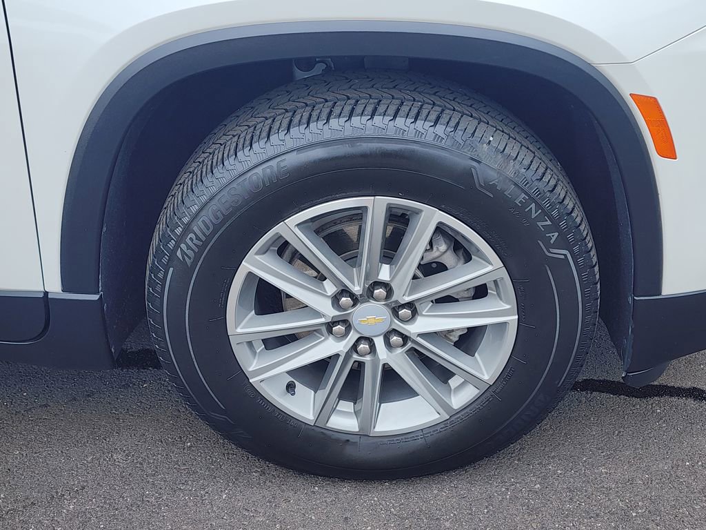 2022 Chevrolet Traverse Leather photo 11
