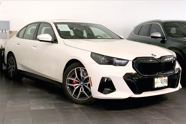 Used 2025 BMW i5 40 with VIN WBY33FK02SCU67117 for sale in Honolulu, HI