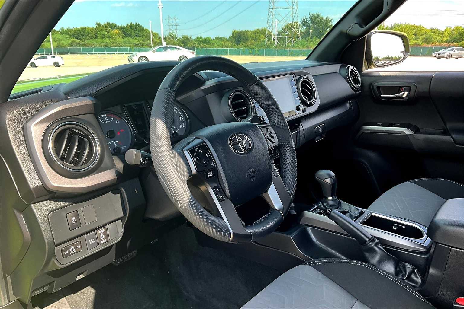 2023 Toyota Tacoma TRD 4x4 photo 16