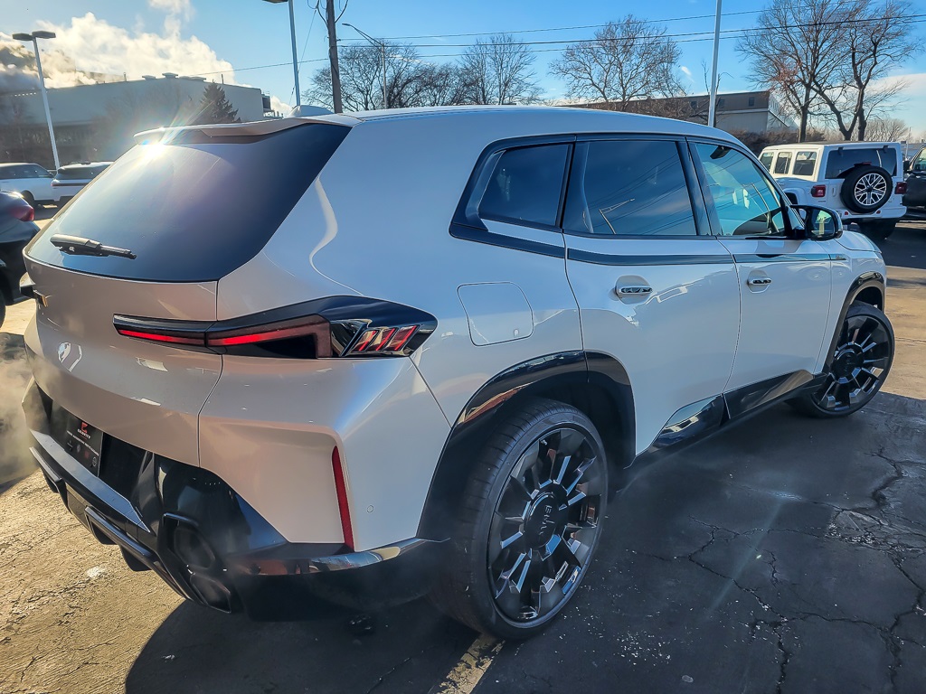 2023 BMW XM BASE AWD - Image 6