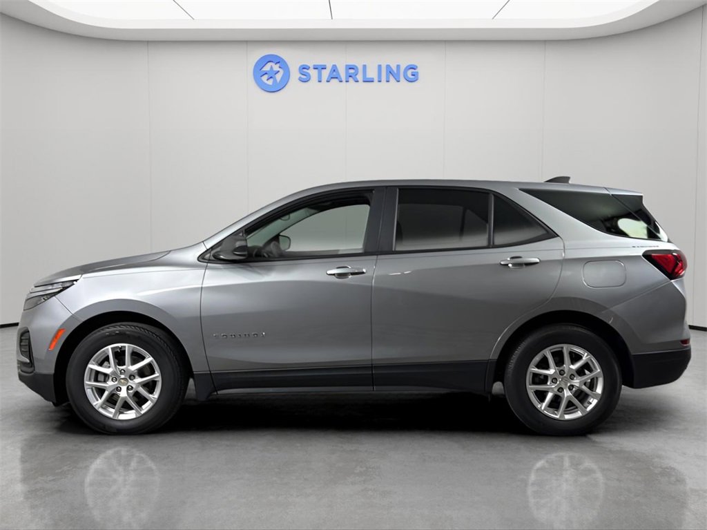 2024 Chevrolet Equinox LS photo 2