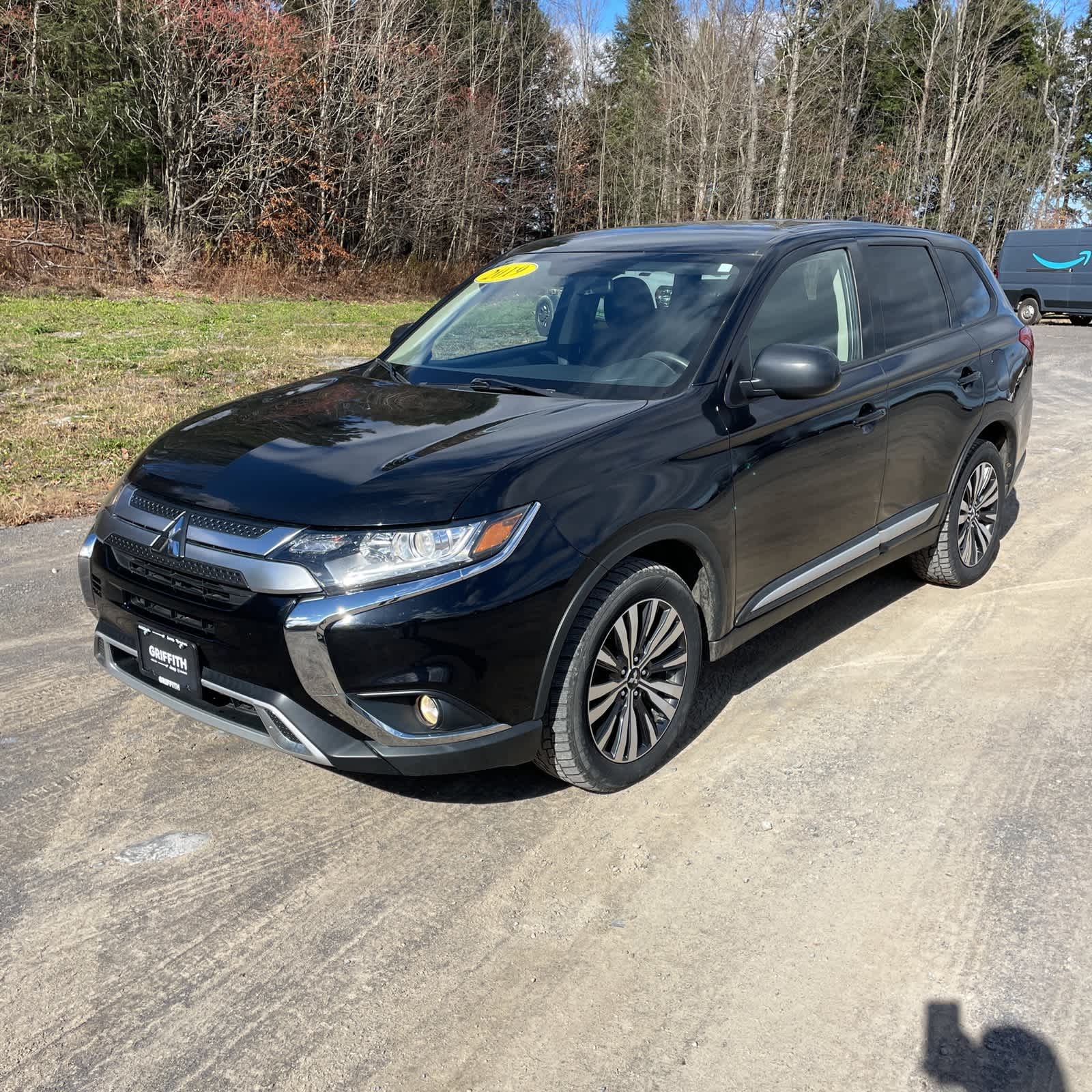 2019 Mitsubishi Outlander ES's photo