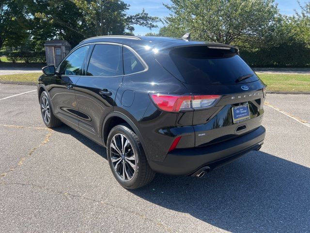 2022 Ford Escape SE photo 4