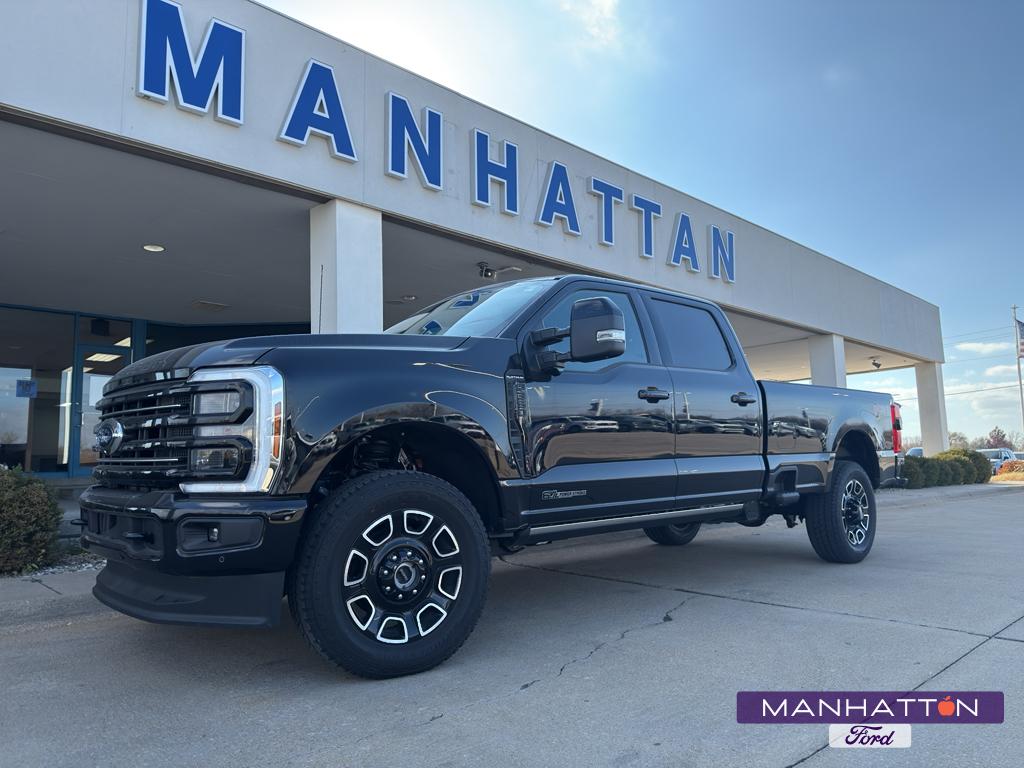 2025 Ford F-350 Super Duty Platinum's photo