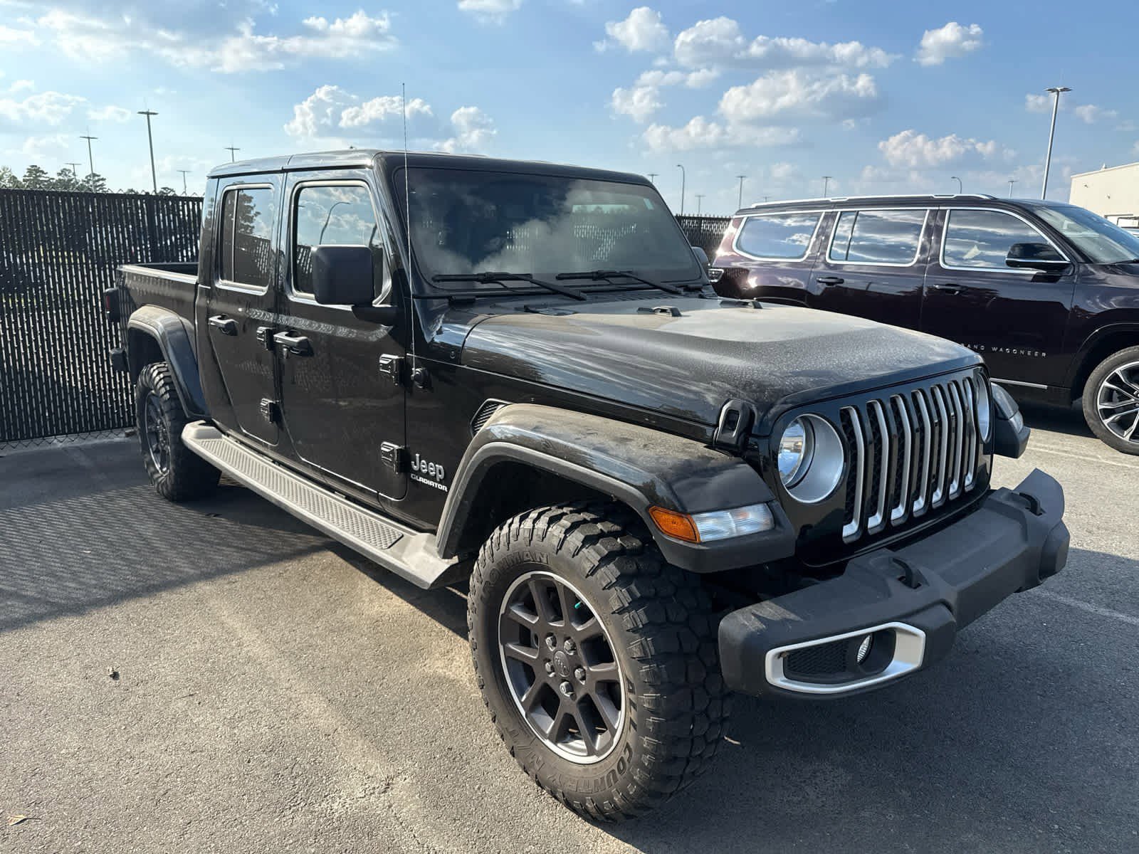 Used 2022 Jeep Gladiator Overland with VIN 1C6HJTFG4NL104980 for sale in Little Rock