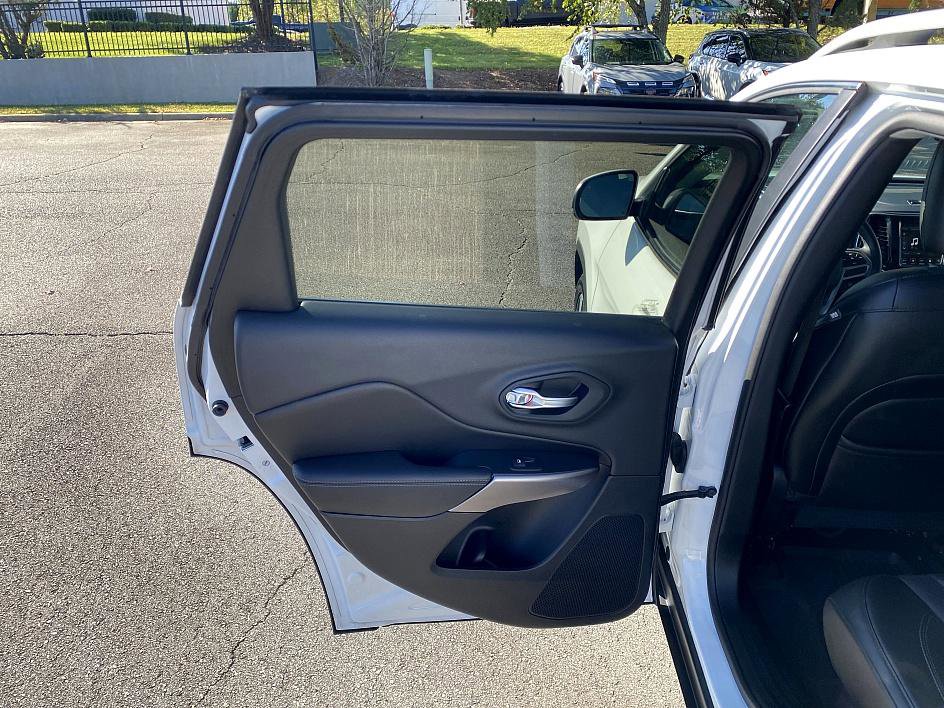 2019 Jeep Cherokee Limited photo 15
