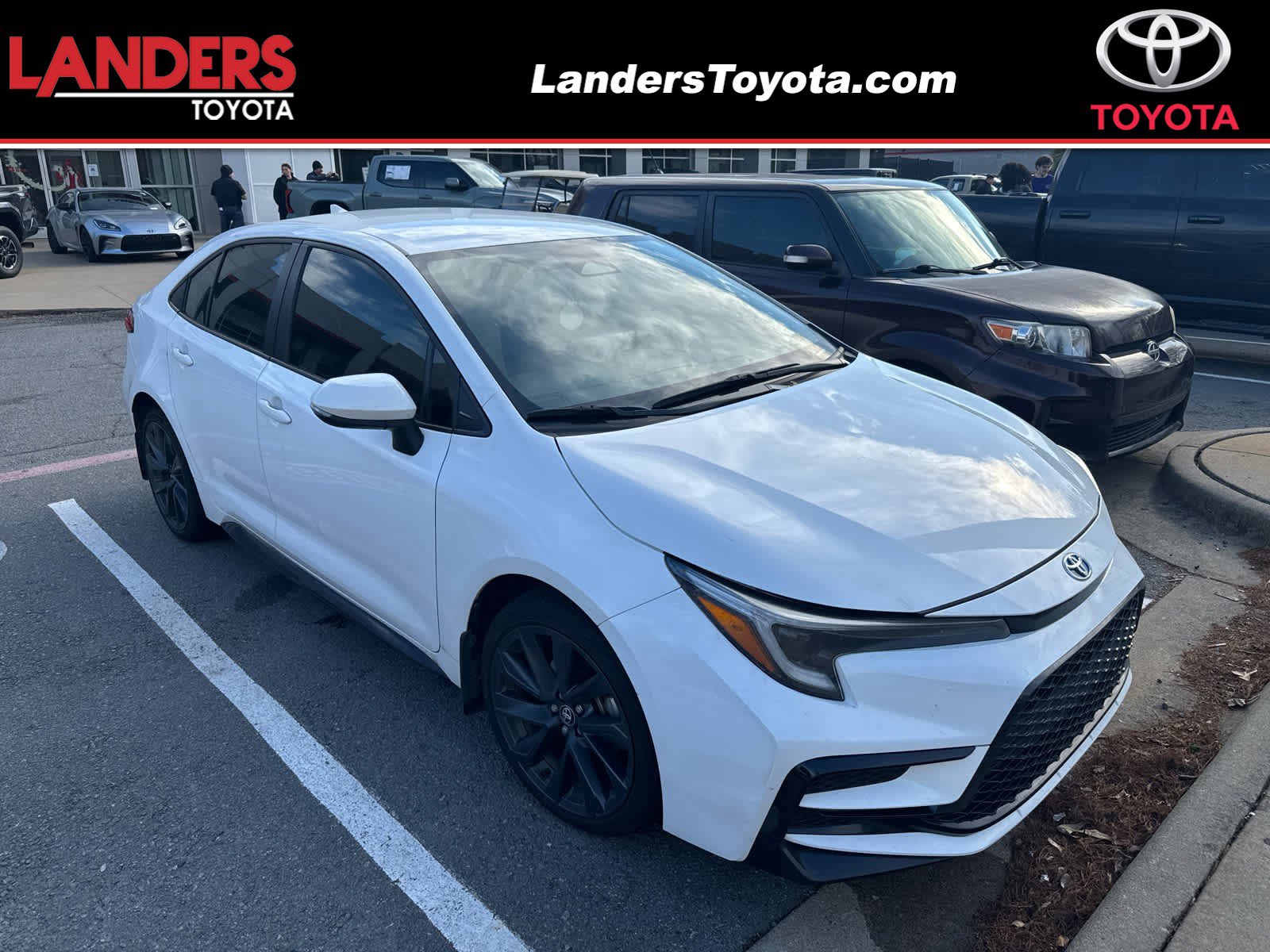 2024 Toyota Corolla SE's photo