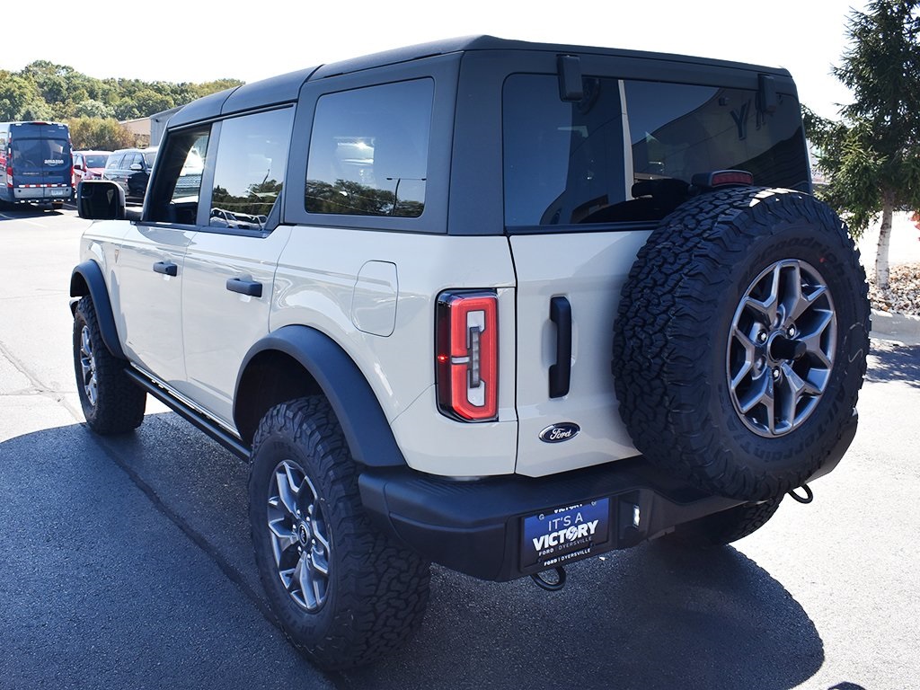 2025 Ford Bronco Badlands photo 3
