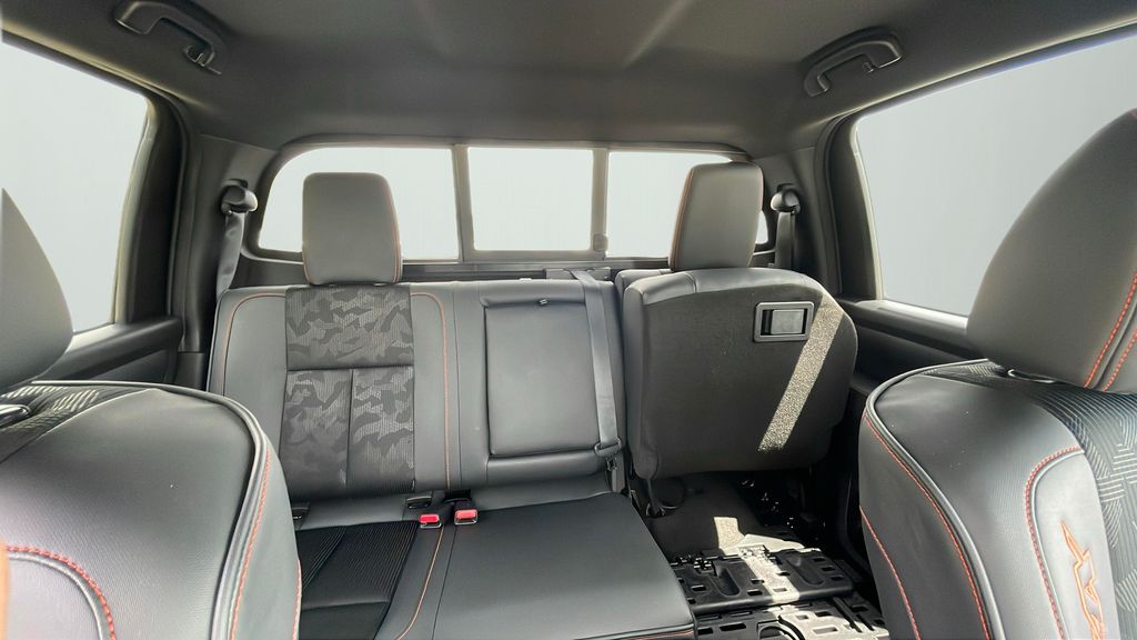 2024 Nissan Titan PRO-4X photo 13