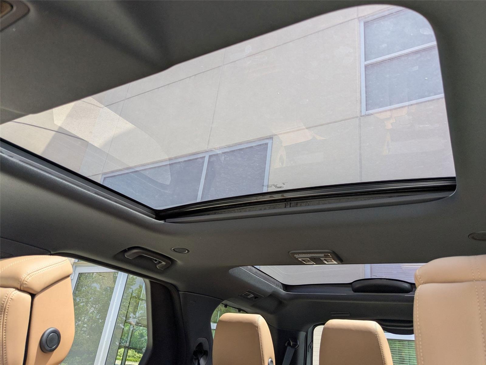 2025 Land Rover Discovery SE photo 20