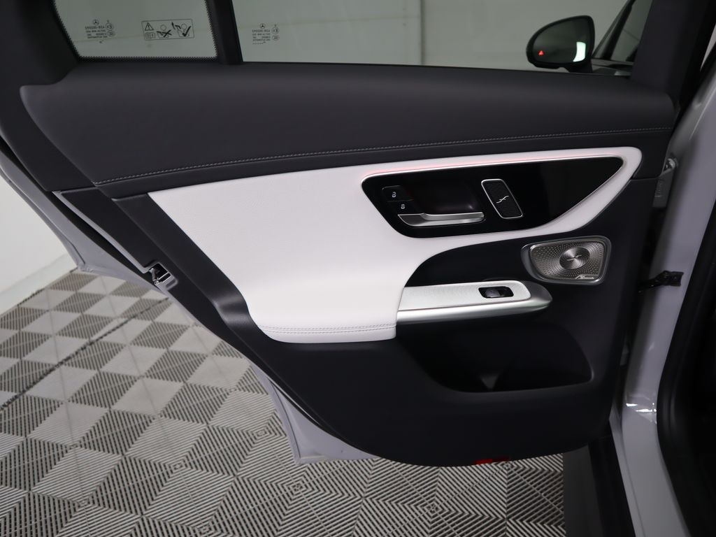 2026 Mercedes Benz GLC 300 photo 24