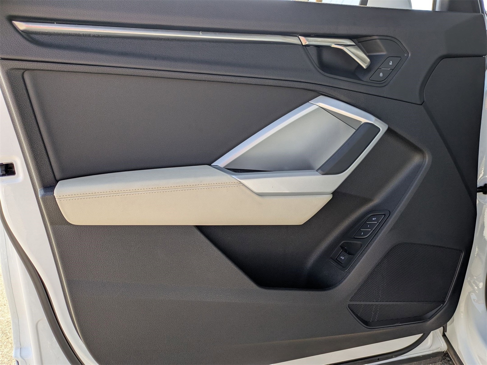 2022 Audi Q3 S line Premium photo 16