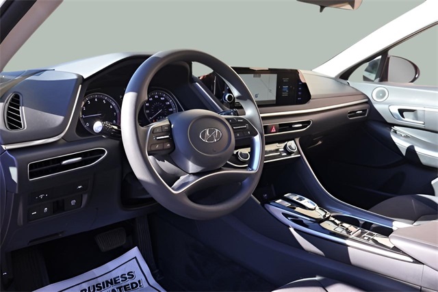 2023 Hyundai Sonata SEL photo 2