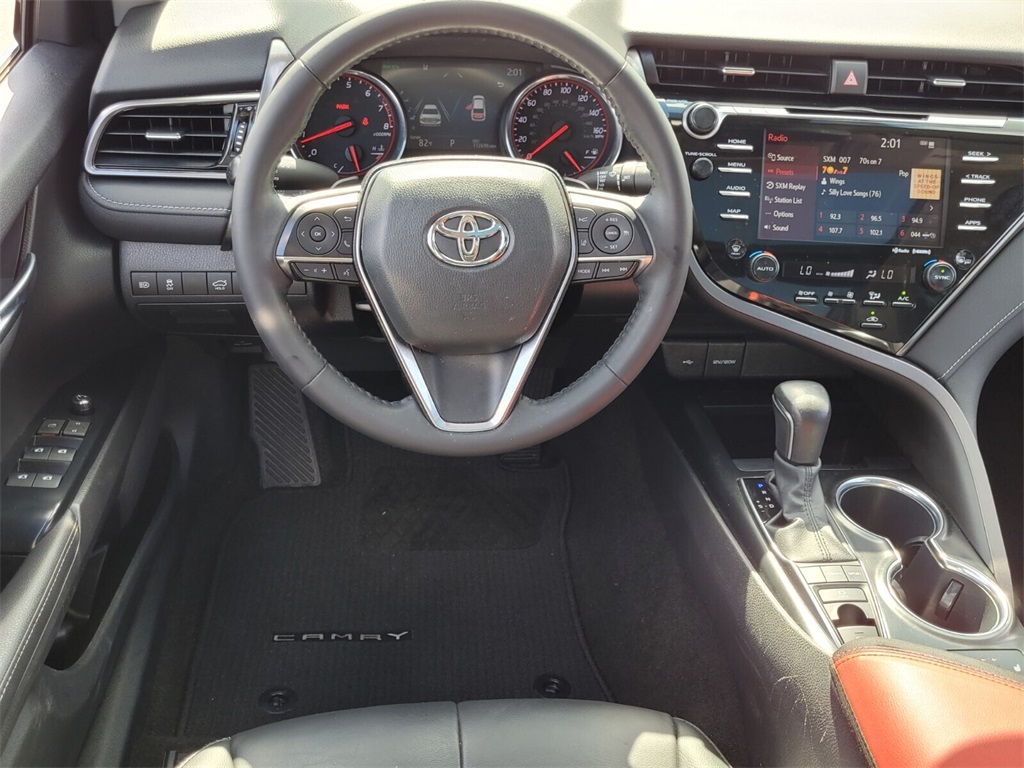 2020 Toyota Camry XSE photo 7