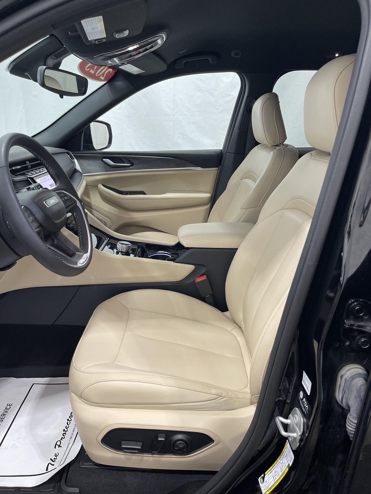 2023 Jeep Grand Cherokee Limited photo 5