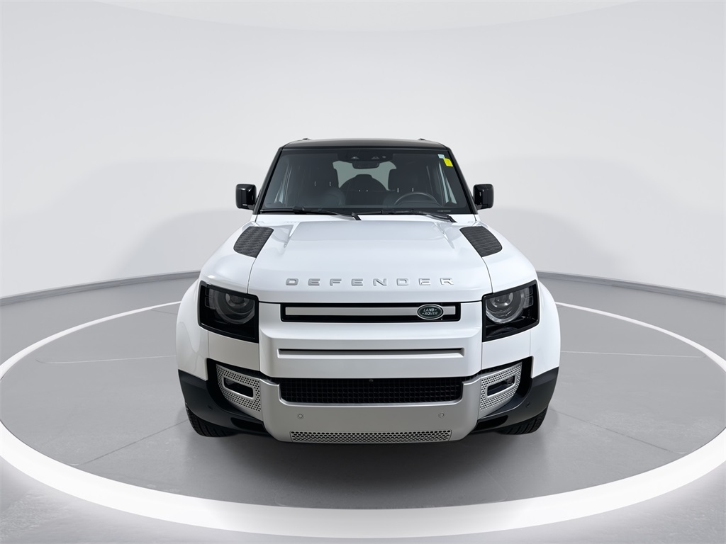 2024 Land Rover Defender S photo 3
