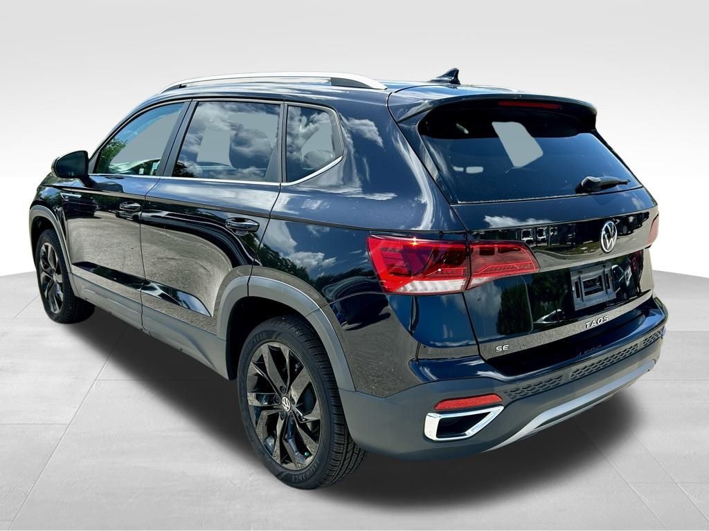 2023 Volkswagen Taos SE photo 4