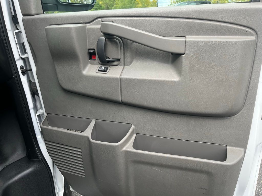 2023 Gmc Savana 2500 Cargo photo 10