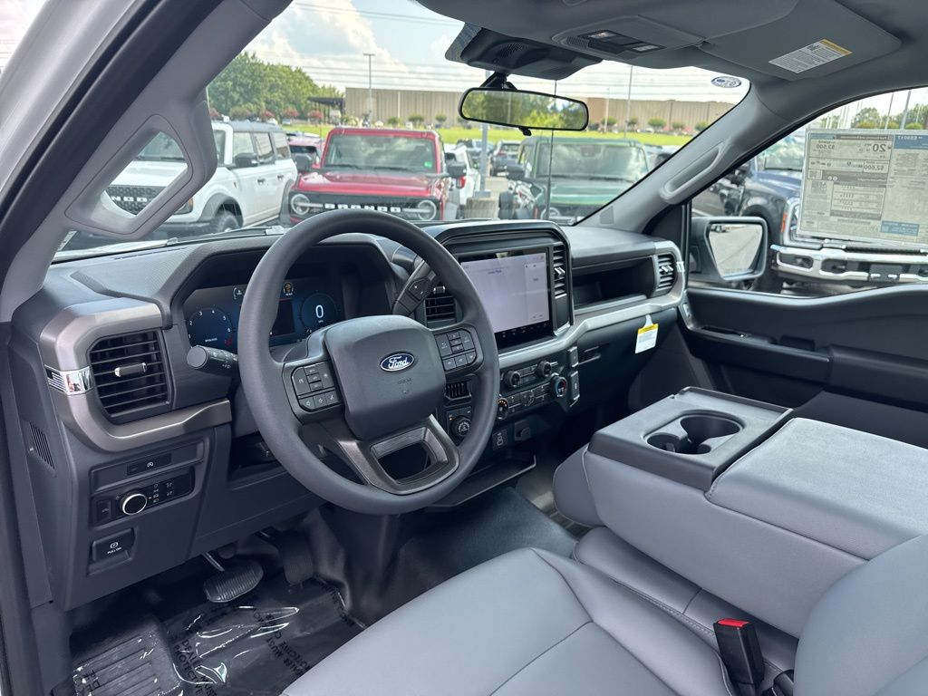 2025 Ford F-150 XL photo 10